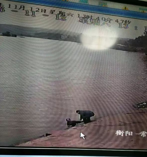 煙洲醉漢掉河中，海事監(jiān)控顯神威！