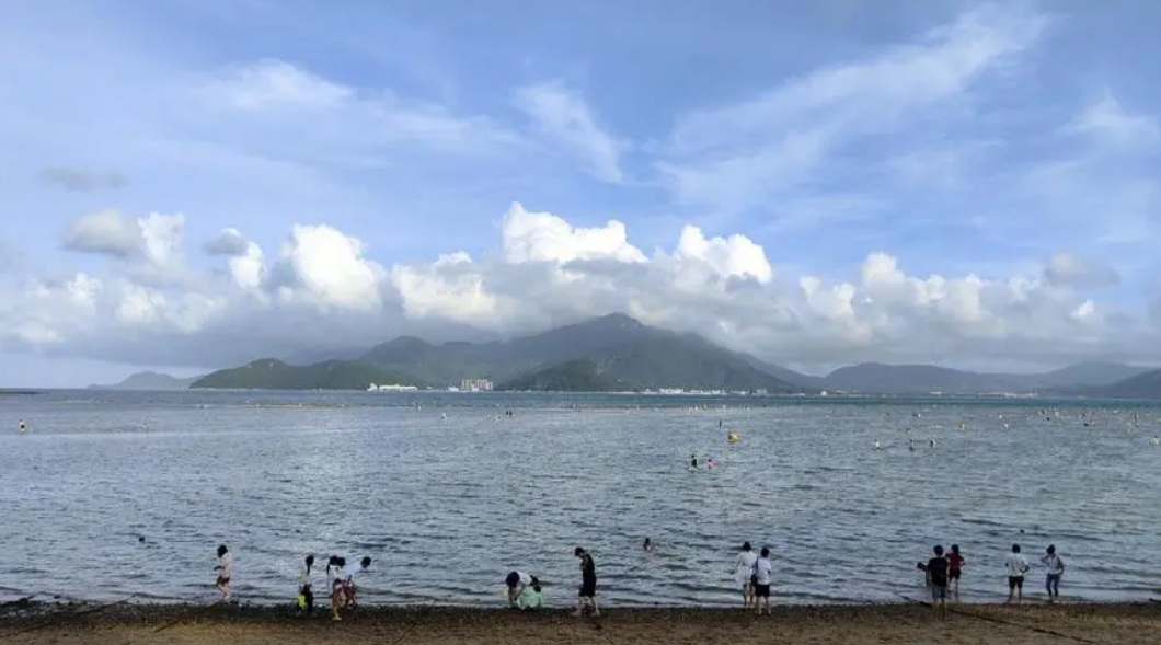 海邊沙灘防偷渡、防溺水監(jiān)控使用球形轉(zhuǎn)臺(tái)設(shè)備的優(yōu)勢(shì)包括哪些！